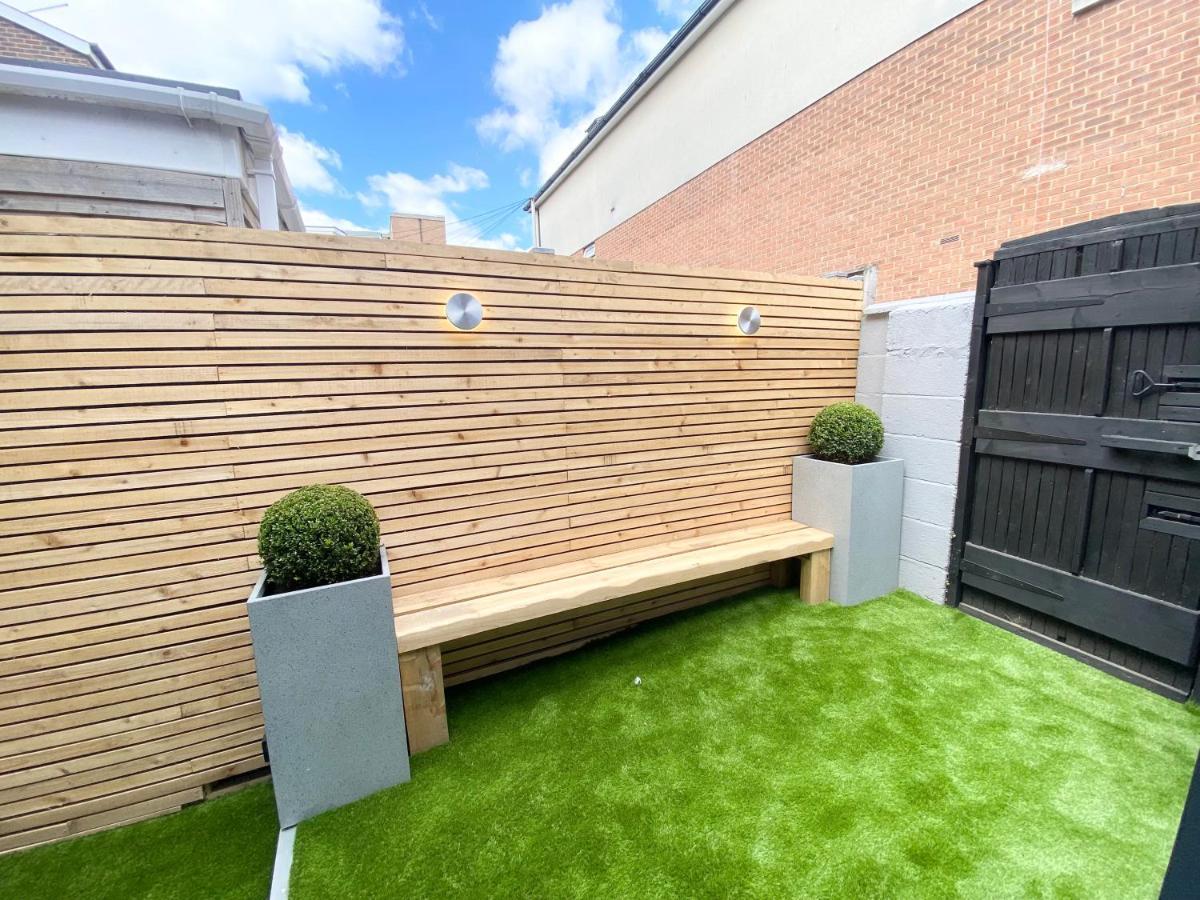 Cloud9 Guest House - By Coastline Retreats - 2 Bedroom Self Contained Garden Flat - Luxury Bath, Netflix, Superfast Wifi, Parking Included Борнмут Екстер'єр фото